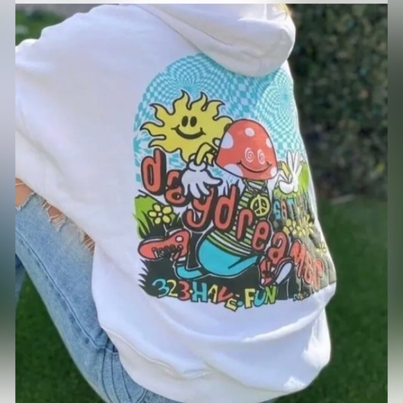 NWOT Day Dreamer Flyer White Hoodie Sweat Shirt Happy Saturday Mushroom Size Sm - Picture 5 of 9